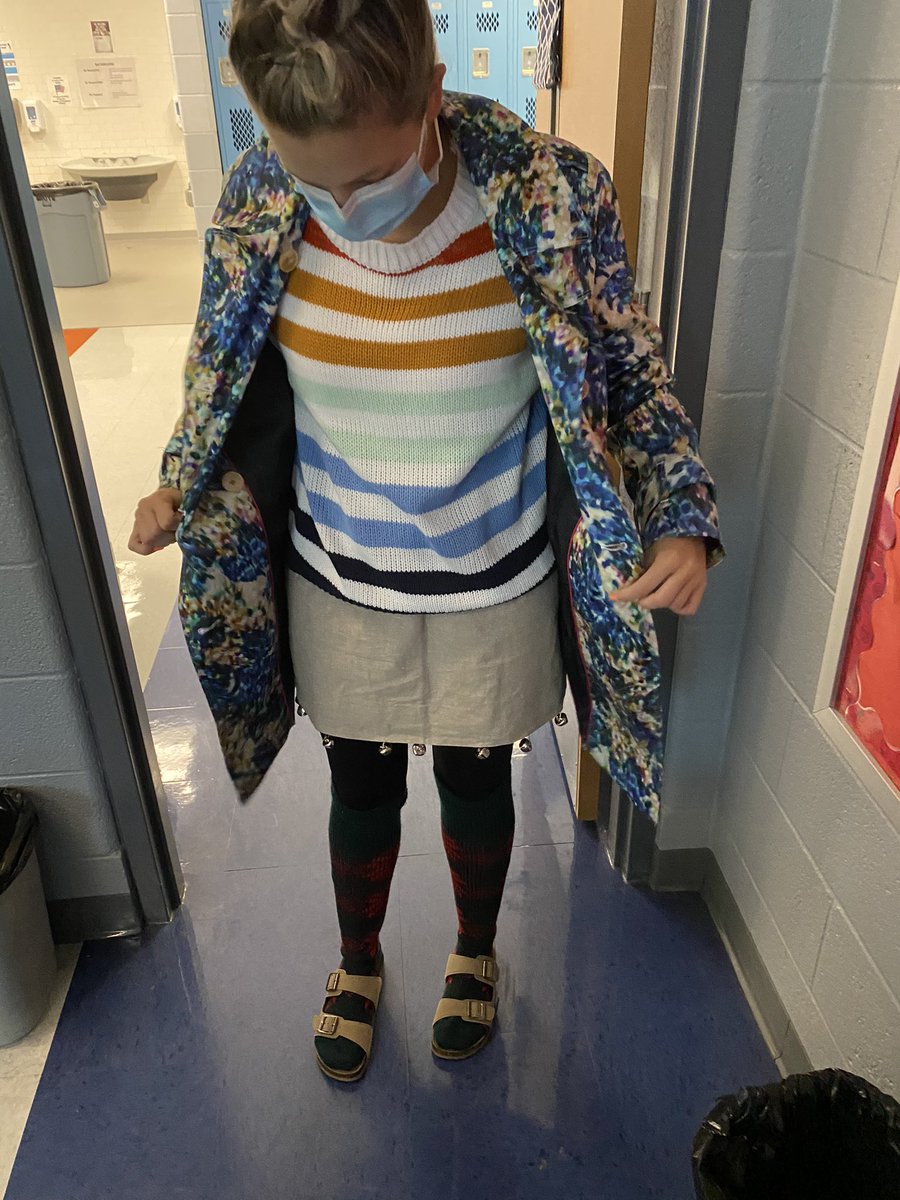 SharpeStars's tweet image. Gotta do what you gotta do to keep the kiddos engaged in learning! Each class got to pick out part of my outfit if they won the competition. What do you think of our 7th grade style?? @RockyForkMS #7Awesome #FrizzleTime #AceThatTest