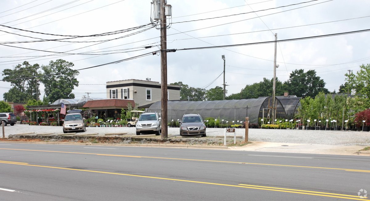 Prime retail development parcel in High Point! 130 Westchester Dr. is across from new Publix &amp; Walgreens, includes a ±1,526 SF building and is on a ±1.28AC graded, level lot with high VPD. $1,650,000. #highpoint #commercialrealty #developmentopportunity
lnkd.in/dNDCUkX
