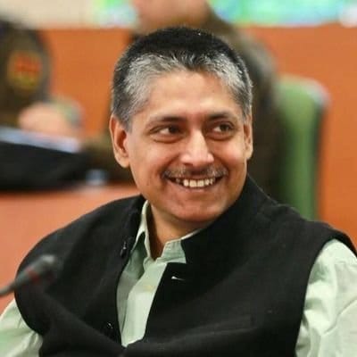 KAMLESHKUMARTE4's tweet photo. Mrs Aprna Arora, principal secretary education and Mr. Akhil Arora principal secretary finance tested corona positive today.
May God bless them and hope they will get well soon. https://t.co/4zbeNpw0il