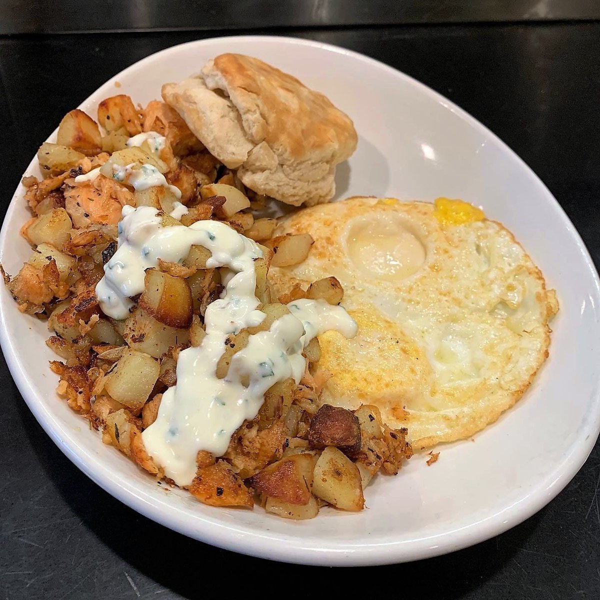 downtownknox's tweet photo. 🍳 Based on our Instagram #BrunchBattle, your top 4 favorite places to brunch are:
1️⃣ @BalterBeerworks
2️⃣ @FrenchMarketTN
3️⃣ #SouthernGrit (an EXTREMELY close third)
4️⃣ #Cafe4
#LoveDowntownKnox https://t.co/1sZfms1Ikd
