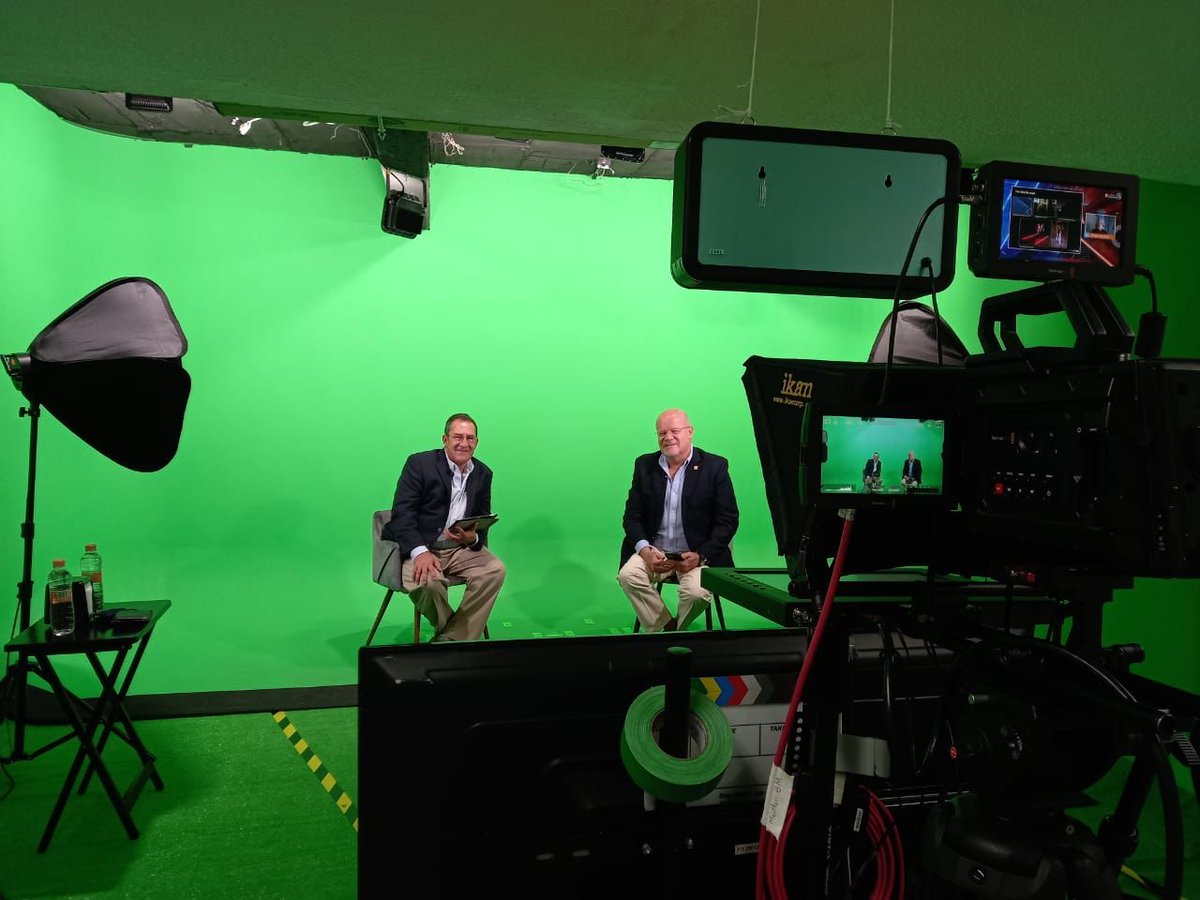 ¡Hacer el Seminario de forma virtual ha sido un gran esfuerzo. Nuestro reconocimiento para <a href="/IESseccionmexic/">IES secc mexico</a> por el  #SeminarioIES #LightSpeed, !