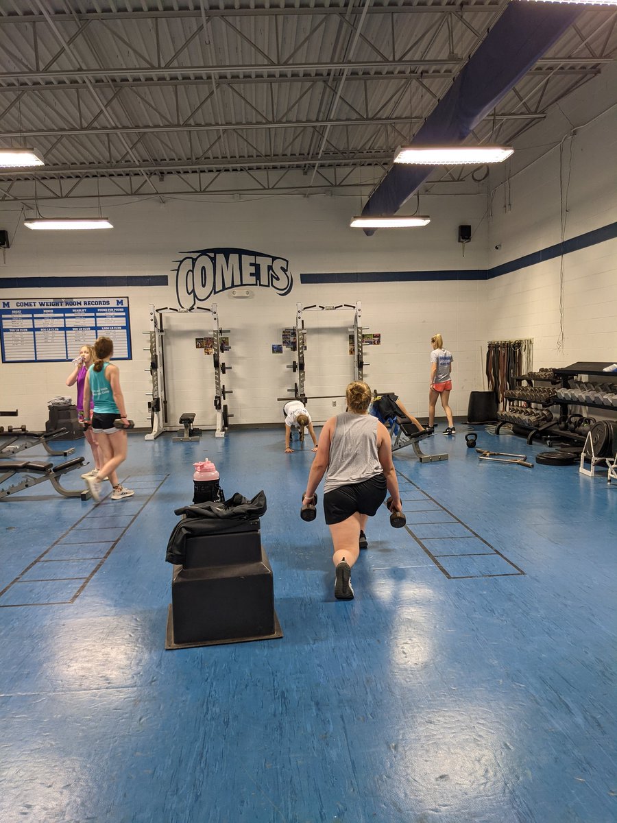 mhs_power's tweet photo. These girls were up and back at it this morning! I love their determination to get better! #iamaladycomet #cometstrong https://t.co/naZVjFA33p