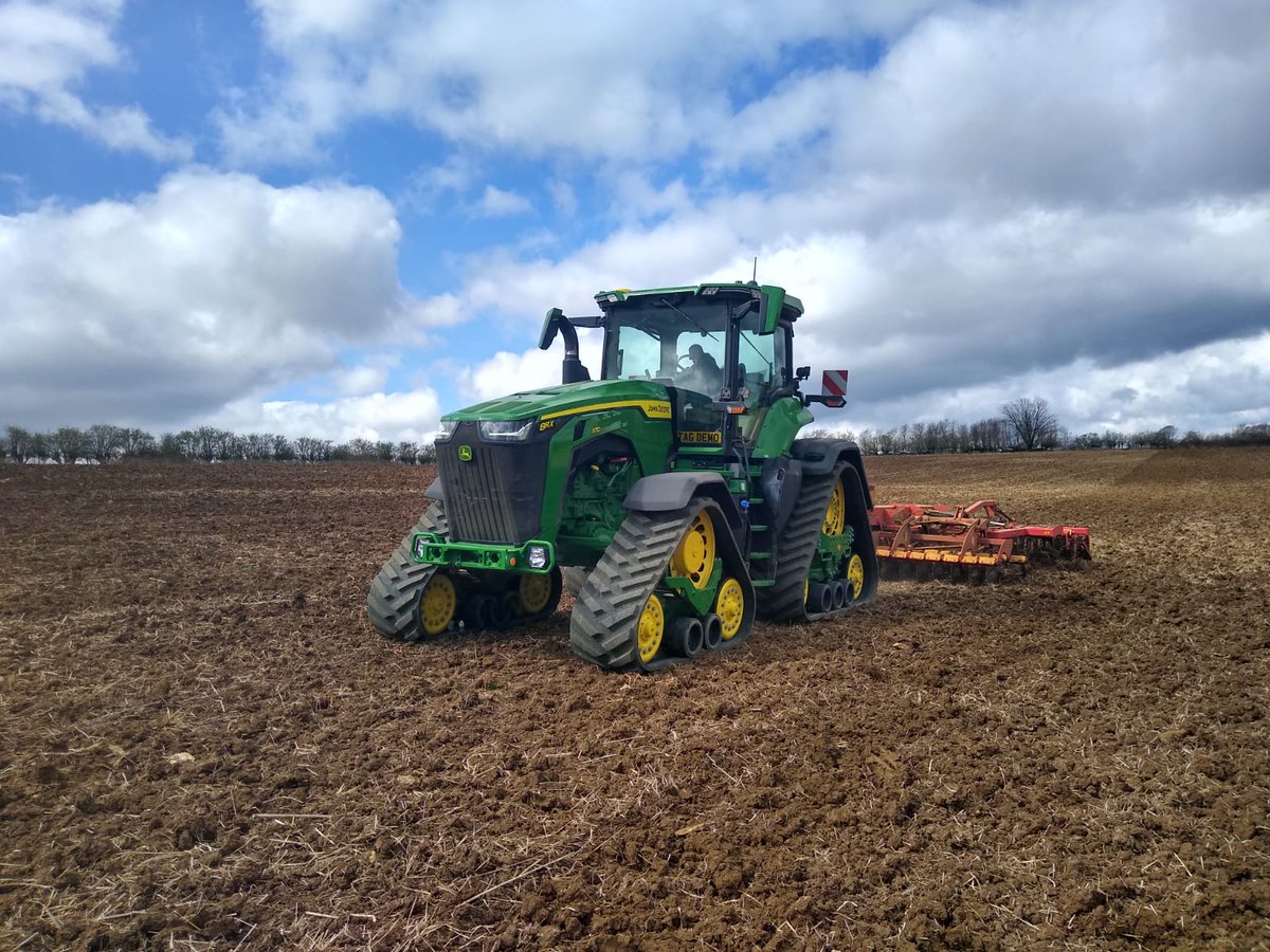 Doug our Sales Support & Demonstrator for our Evesham Depot put the John Deere 8RX 370 through its paces last week with various demos 👀💪
Ask your local rep or call 0345 222 0456 for more info...📞
#UnstoppablePower