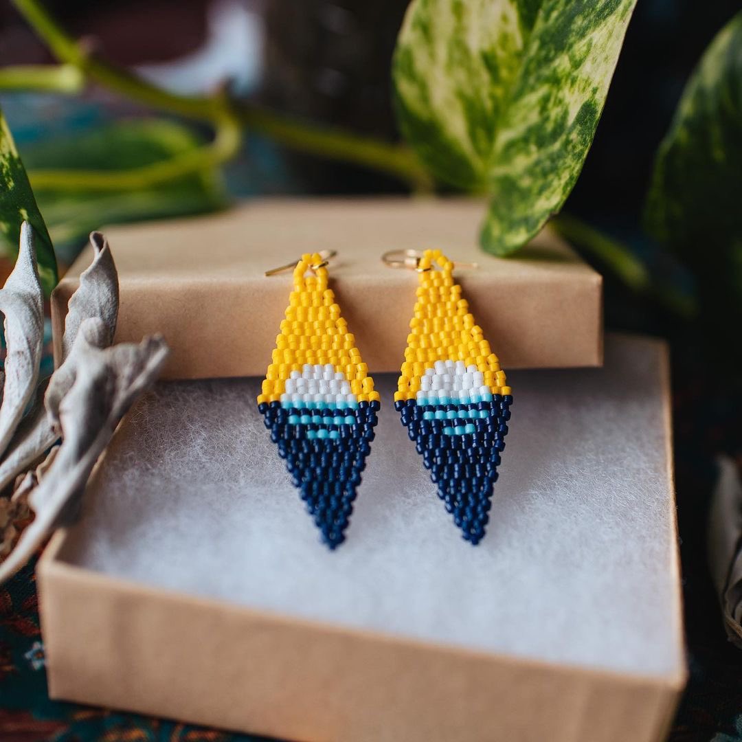 #Repost • instagram.com/odeiminandsage At Ode’imin &amp; Sage, we are proud to love Milwaukee! Shop our Good land earrings in support of Milwaukee!