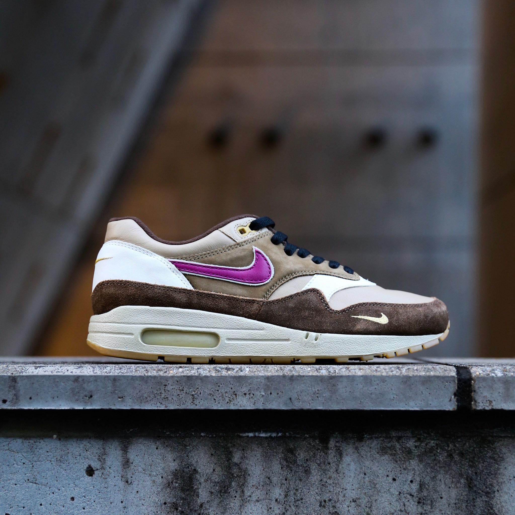 on Twitter: "Nike Air Max 1 "Viotech" (2003) #atmos #airmax1 # viotech https://t.co/OSVN79TRNQ" /