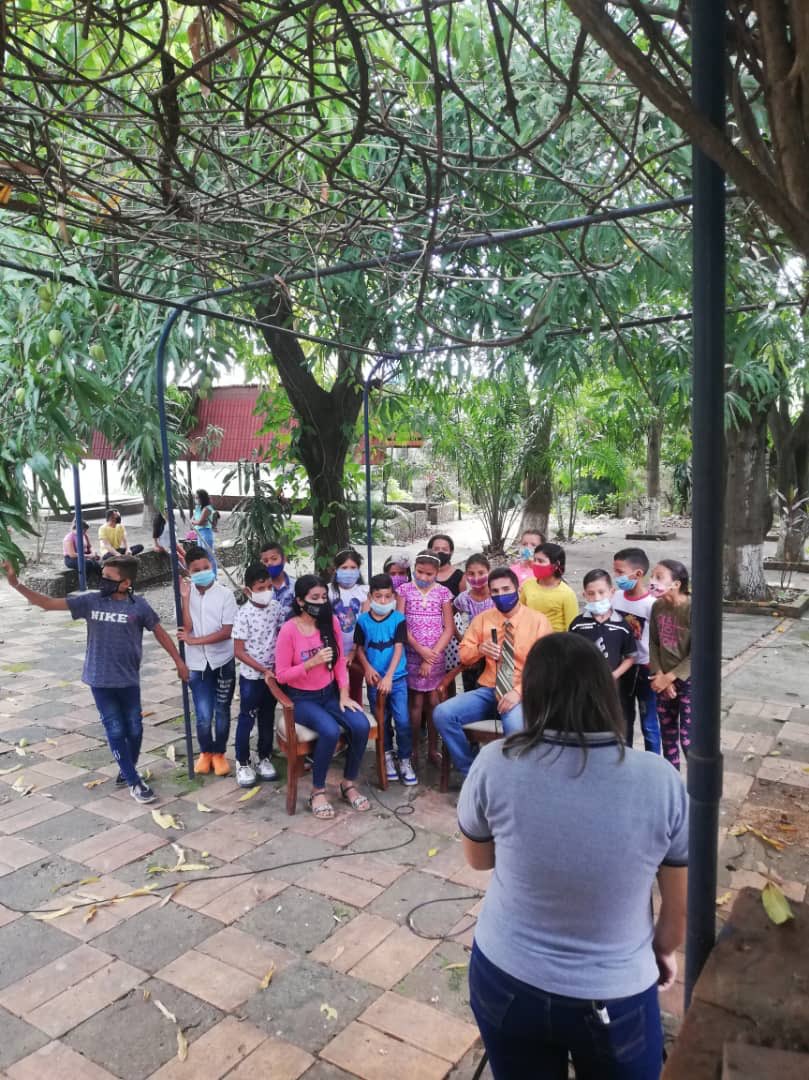 PortuguesaTV's tweet photo. Esto es parte de lo que también nos motiva a seguir brindándole un apoyo a nuestra gente. Hoy hemos hecho una ves más honor a nuestro “Aquí te ves #Portutv” con los niños de #Acarigua #Araure https://t.co/IBdpLx236t