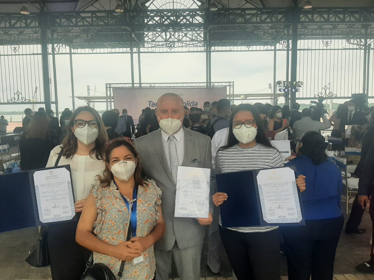 PlataformaGye's tweet photo. Se realizo la entrega de credenciales por parte del @cnegobec a los Asambleístas Electos en la Provincia del Guayas, la Mgs. @KAROLURIBEVELEZ acompañó al Asambleísta Electo @guido_chiriboga en la ceremonia.
#JuntosLoLogramos https://t.co/KtNJJBfhca