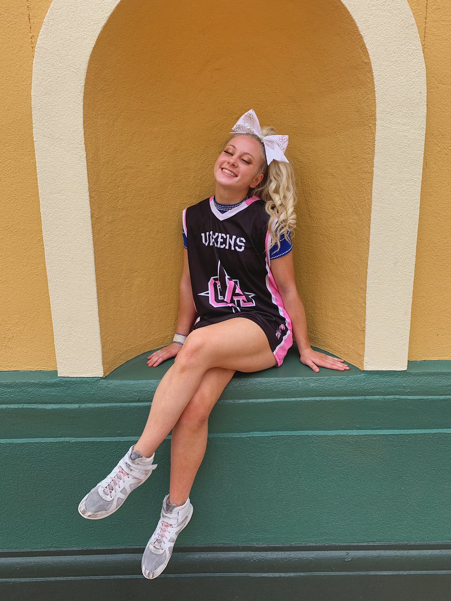 brookieluomaa's tweet photo. in my element 💗 #vixens #floridaa #vstaokr #ucachamps https://t.co/5IE5UZWfyj