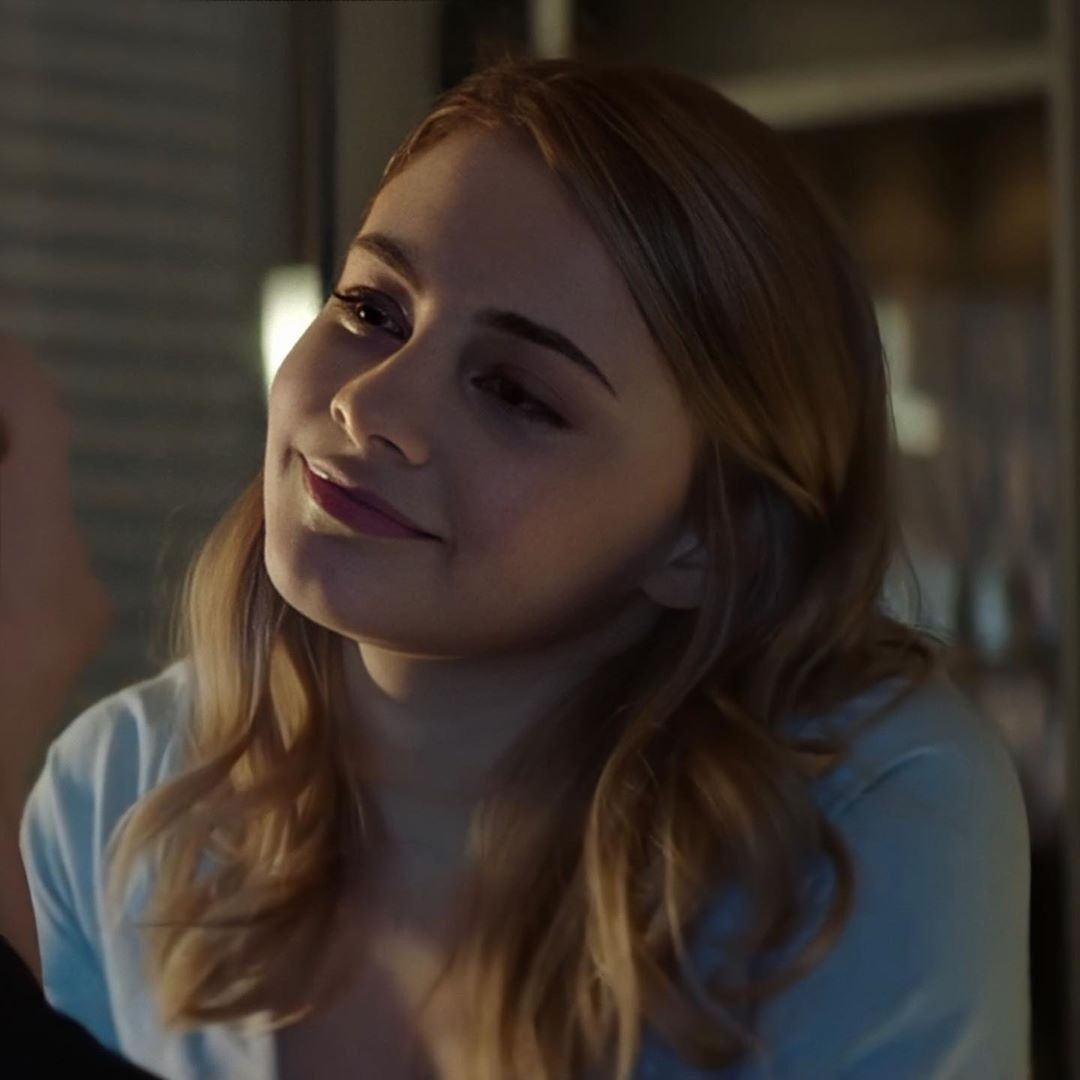 SavGilbert's tweet photo. "I feel as though I am ice and he is fire. We are so completely, yet the same."
~Savannah Maria Gilbert
~17 years old
~Parents:
 
@EmmaGil11345498
 and Ash Dove
~Siblings:
 
@dove_cleo
 
@JamesMikaelson 
 
♥️+🔄 https://t.co/EAw3EtZ9MA