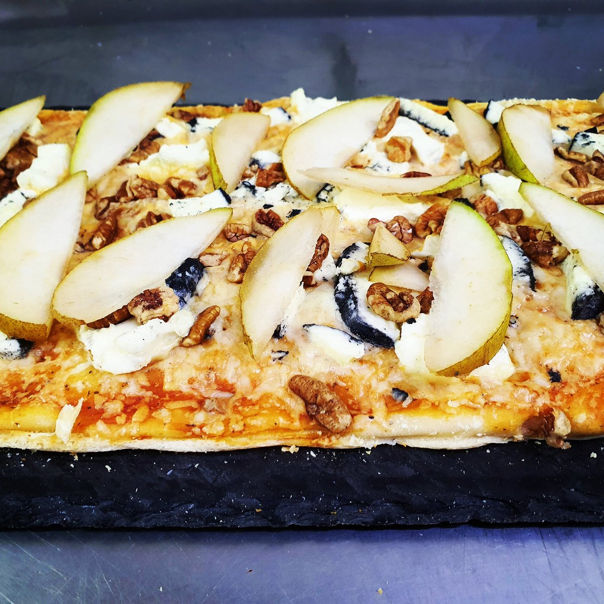 Lunes con "L" de La mejor pizza de capital truck 🍕👌👑

QUESO X 4  tiene dulces toques de pera  ,🍐que contrastan con la nuez 🌰y los múltiples sabores de queso más queso🧀
<a href="/En_laDelValle/">En la Del Valle</a> 
<a href="/ColoniaEscandon/">La Escandon</a> 
<a href="/En_Narvarte/">Colonia Narvarte</a> 
<a href="/c_insurgentes/">Corredor Insurgentes</a> 
<a href="/lajuarezDF/">Colonia Juárez CDMX</a> 
<a href="/LaRomaDF/">Colonia Roma 🚲</a> 
<a href="/coldelvallecdmx/">Colonia Del Valle</a>