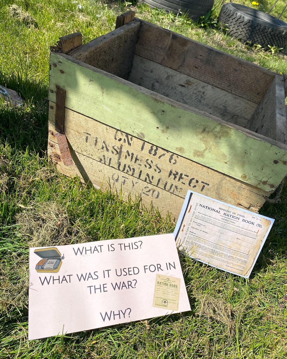MissHCook's tweet photo. SENSATIONAL START DAY🎊

We started our ‘Private Peaceful’ topic today with 6 ‘investigation stations’ to explore and discuss.🔍
The children learnt lots of new facts about WW1, and this activity gave me a great opportunity to find out about their prior knowledge.🤩 https://t.co/eCTLfsZ1Dj