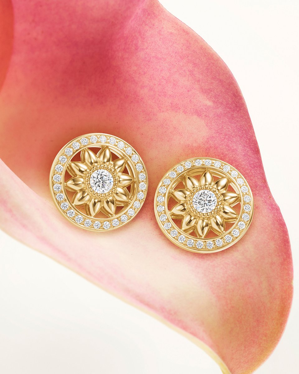 HarryWinston's tweet photo. Yellow gold and #diamond petals begin to open in these lively Winston Gates Earrings. Cultivate these brilliant jewels in your Winston Garden: https://t.co/RcbcgHqwVX #WinstonInBloom #LoveIsHarryWinston #WinstonGates https://t.co/OEPIrMJK7i