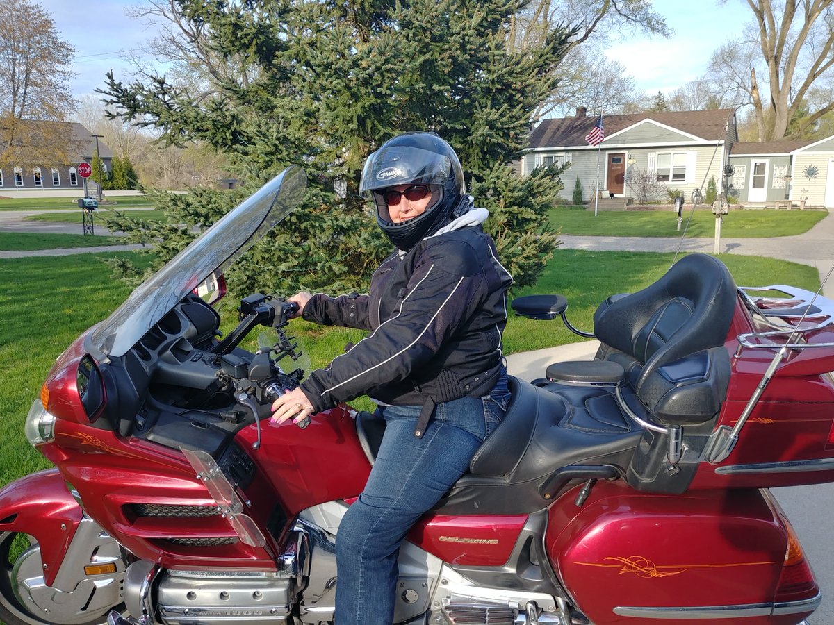 BohnBodyArmor's tweet image. "They fit under jeans perfectly. I don't drive- just posing 😂 we have 10 weeks of cross country travel plans. Thank you for good product and customer service!"--Teresa C
#BohnBodyArmor
bohnarmor.com/product-catego…