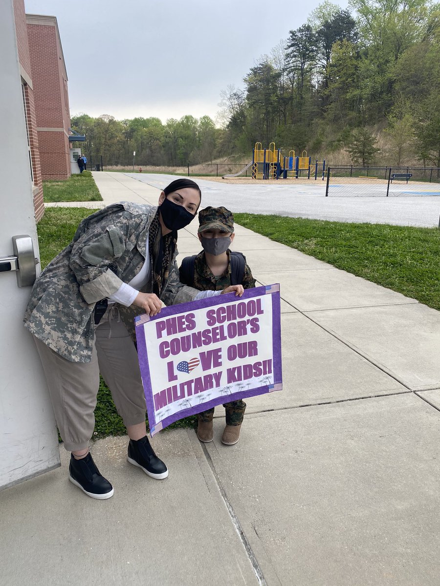 ChatwErica's tweet photo. We ❤️ our military kids! #PHESpride #AACPSAwesome https://t.co/XZKs5Hgs5F