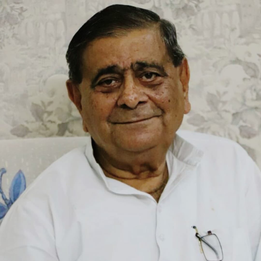 इंटक नेता,बिहार असंगठित मजदूर कांग्रेस के प्रदेश अध्यक्ष एवं केंद्रीय इंटक के कार्यसमिति के सदस्य पंडित गोपाल लाल महतो जी नहीं रहे। आकस्मिक निधन की खबर सुनकर मैं अवाक रह गया।ईश्वर से प्रार्थना है उनकी आत्मा को शांति दें ।।<a href="/RahulGandhi/">Rahul Gandhi</a> @BHAKTACHARANDAS <a href="/INTUCPrez/">Dr.G.Sanjeeva Reddy</a> <a href="/DrMadanMohanJha/">Dr. Madan Mohan Jha</a>