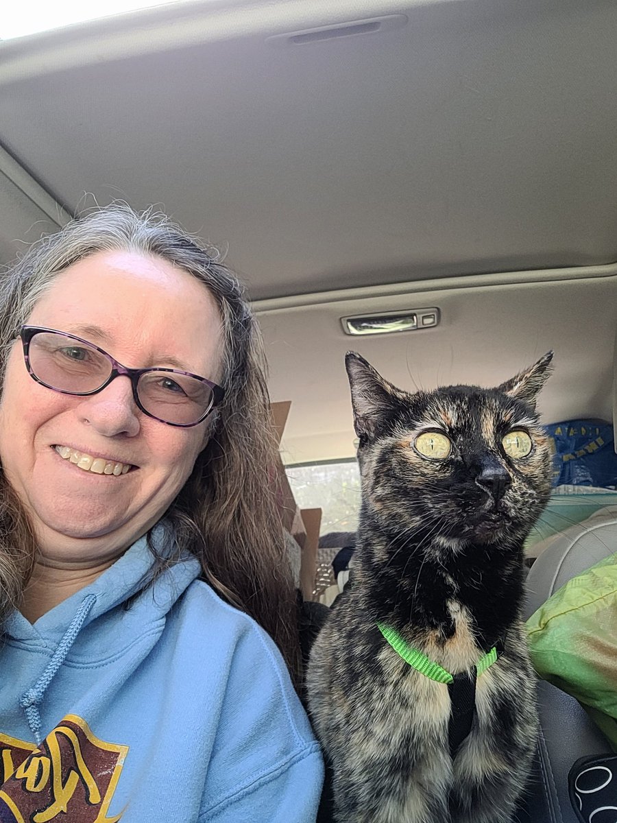 JGtrvlr's tweet photo. Opal and I are on an adventure #poopoo2peepee https://t.co/CbNbGn1nqL