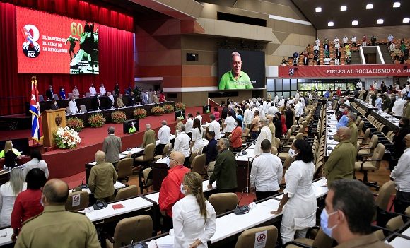 Al ser designado miembro del Buró Político de nuestro #PCC, asumo un mayor compromiso con Raúl, la Revolución, el Partido y nuestro Pueblo, con la convicción de que VENCEREMOS. #CongresoDeLaContinuidad