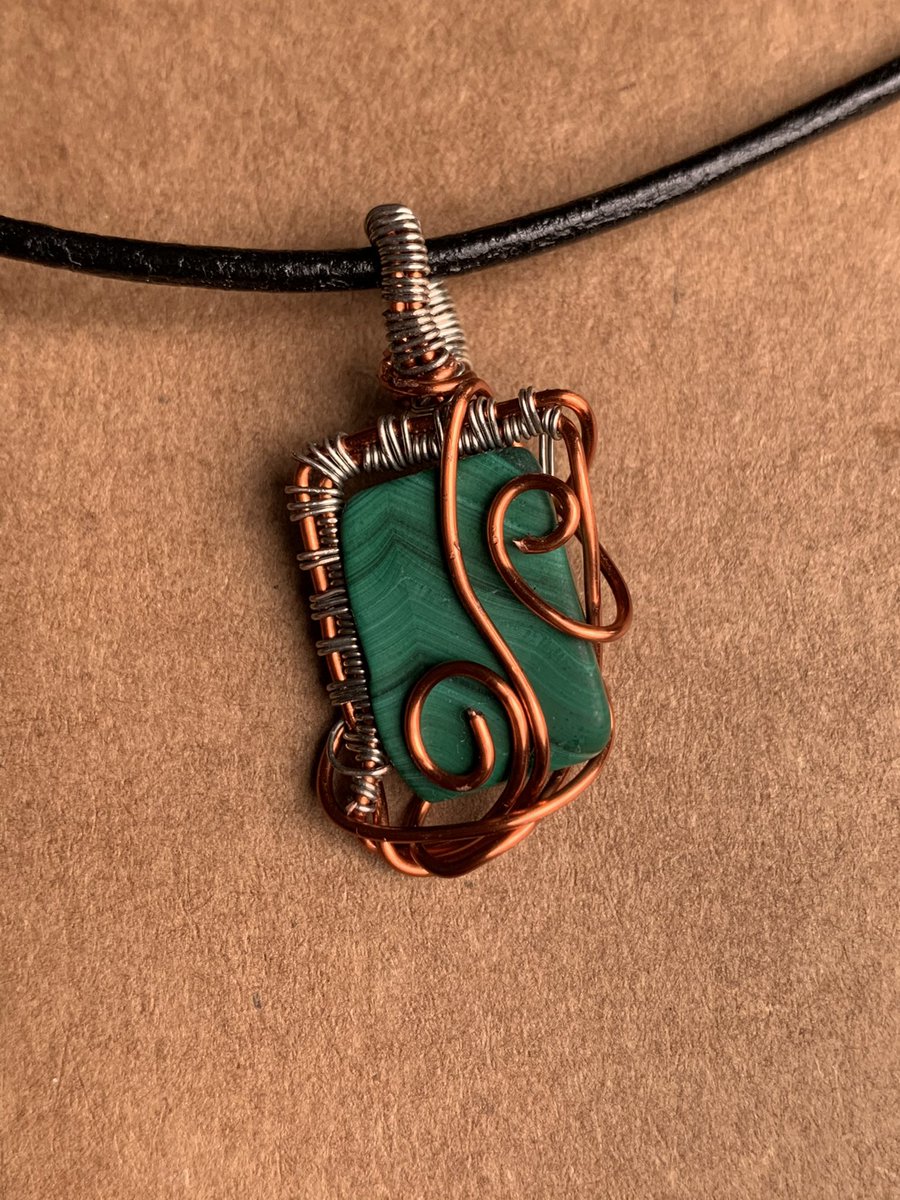 bridge2frdm_art's tweet photo. hey yall! sorry for being MIA, my good ventilation fan broke and i could no longer do resin :( 
BUT i’ve taught myself a new skill....wire wrapping!! 
going to have a story sale on my insta later today (@/ bridge2freedom_art) and then the rest will be going in a website update! https://t.co/2lqYoNVVvL