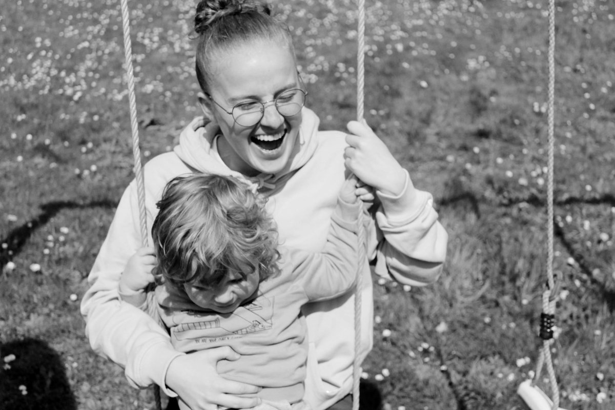 0010mid's tweet image. le bonheur en 4 photos🤍(Ps: être tata c’est cool)