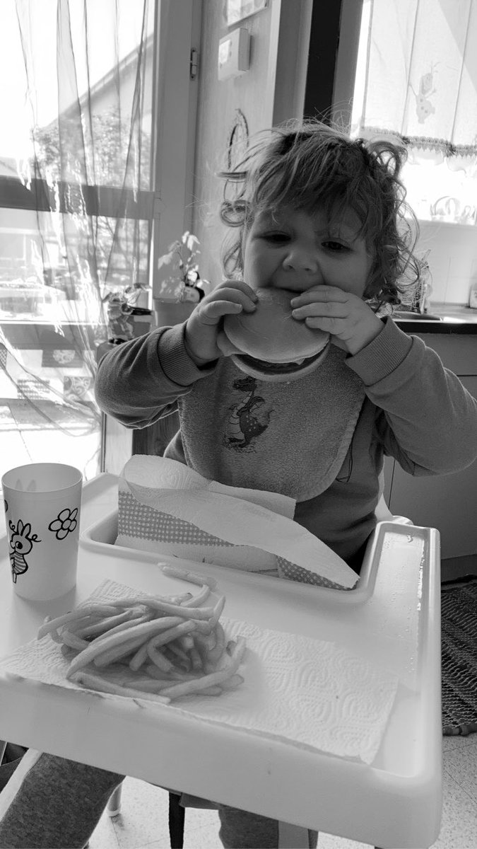 0010mid's tweet image. le bonheur en 4 photos🤍(Ps: être tata c’est cool)