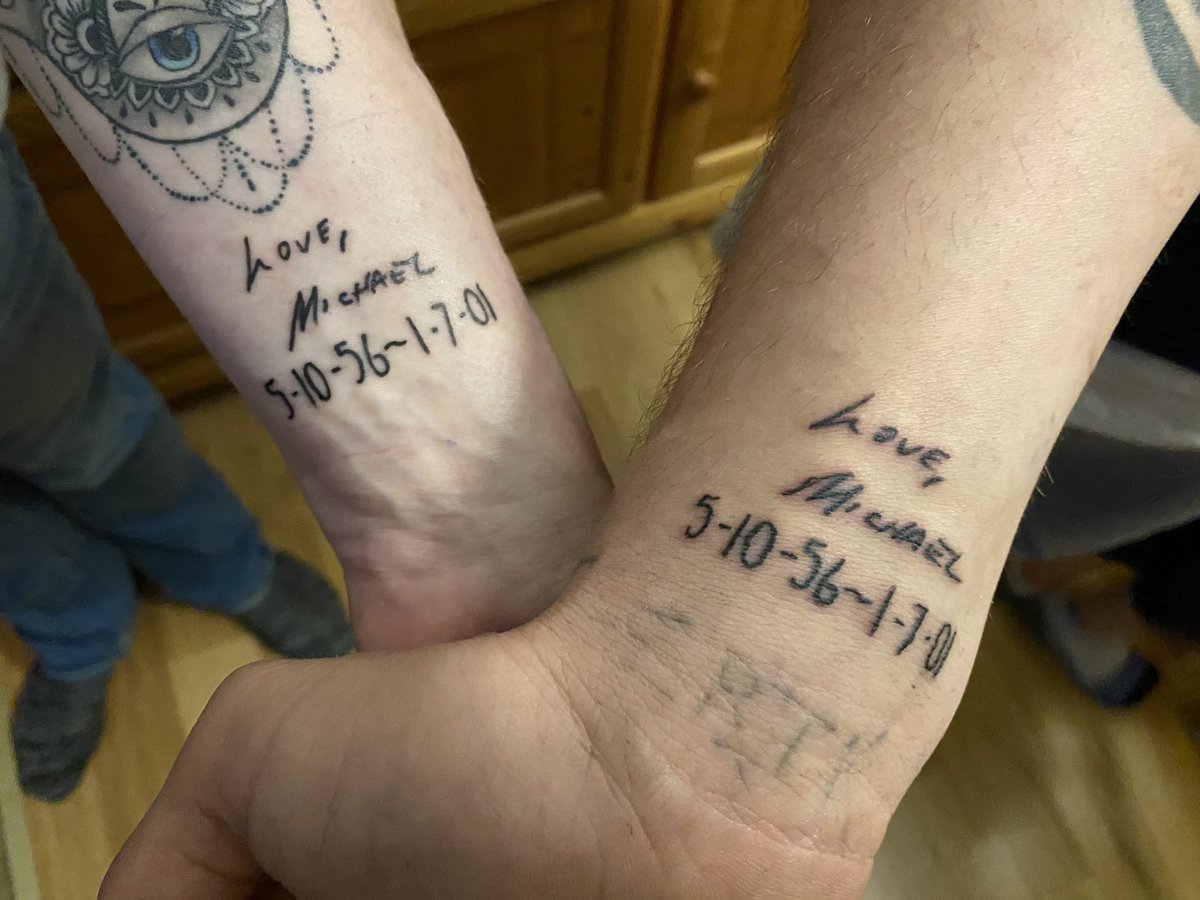 michelevivado's tweet image. Found my dad’s handwriting. 🥰