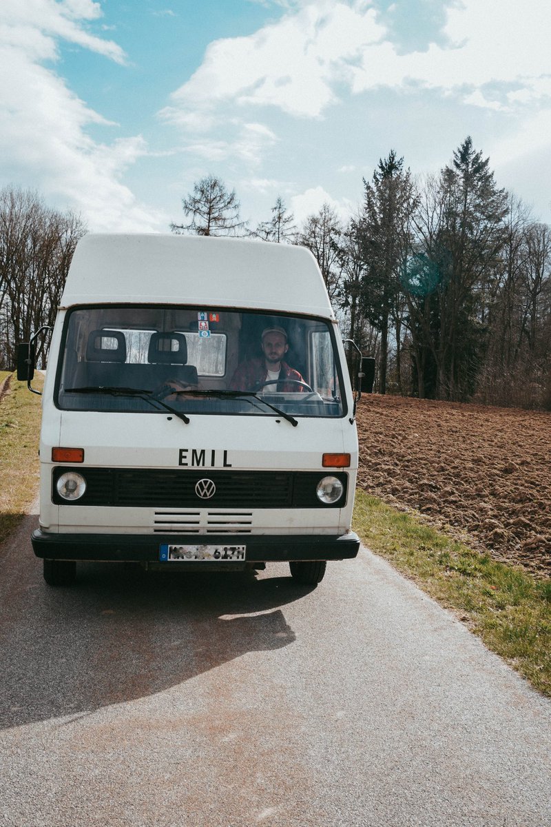 zweidiereisen's tweet photo. Unser neuer Van 🥰 #vanlife #lt28 #vwlt #wanderlust #adventurelife #vanlifedistrict #camperausbau #oldtimer #campervan #camperlife #vanlifegermany #vansofgermany #reisen #vanconversion #dirtybootstravel #vanlifeexplorers #livingvanlife https://t.co/HkP3p7VhGe