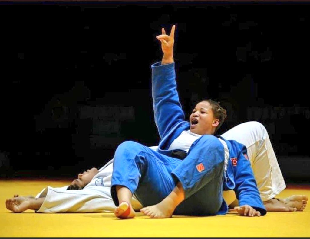 MehmetFendogluu's tweet photo. Portekiz’in başkenti Lizbon’da düzenlenen #Avrupa #Judo Şampiyonası'nda Fransız rakibini mağlup ederek Altın Madalya🥇 kazanan #MilliSporcumuz🇹🇷 #KayraSayit'i tebrik ediyor, başarılarının devamını diliyorum. 👏👏👏
@turkjudo @gencliksporbak https://t.co/gLZDqzqOXz