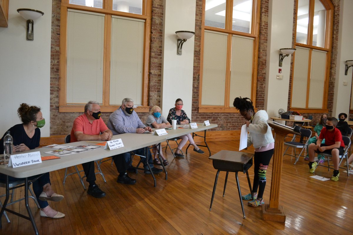BullpupPride's tweet photo. 4th grade had Shark Tank at Central.  Students pitched their business plans to "sharks" to see who would invest. Thank you Mayor Michael and council, @StanlySchools BOE, @vacanddash @UwharrieBank,and @5PointsPubHouse  for sending representatives to be "sharks".  @stanlynewspress https://t.co/kFmtXCDrKH