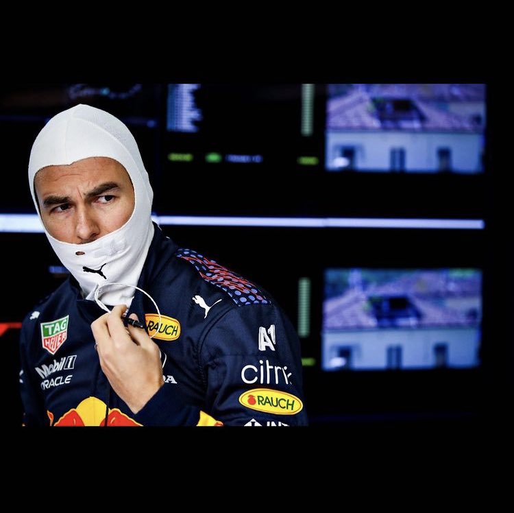 SChecoPerez's tweet image. ¡Lo que te define no es lo qué haces, si no la forma en cómo te levantas después de caer! 

Volveremos más fuertes que nunca @redbullracing 💪 #ChargeON