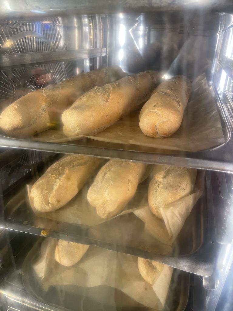ShebbearCollege's tweet photo. Some #foodie photos from today - first day went down a treat with our pupils, thanks @TFsouthwestreg1 @Thomas_Franks_
#ShebbearFood #HealthyEating #BoardingSchool #Smoothie #FreshlyBaked #DiscoverShebbear https://t.co/syVz7Wp3Op