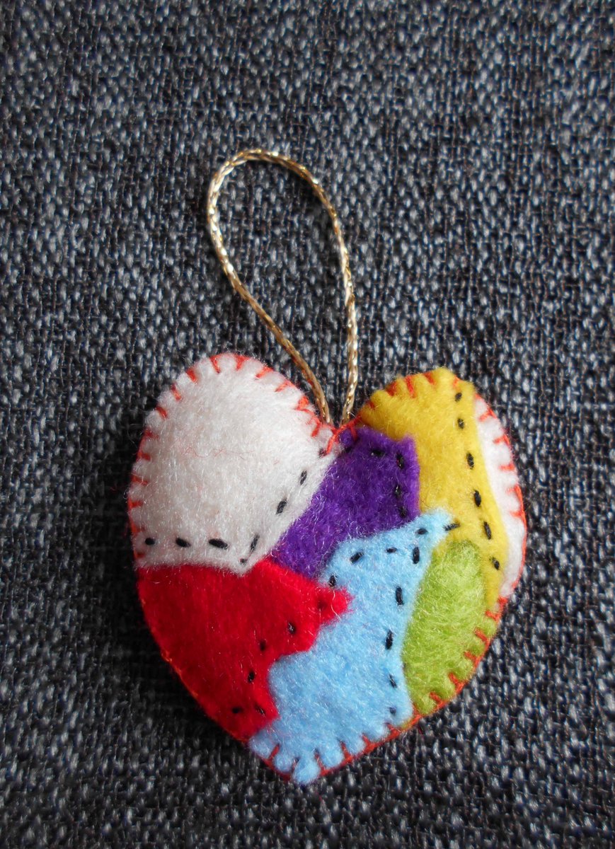 Good evening. Hope you're well. I've used my recycled felt fragments to make these pretty patchwork hearts. Can add name, enclose your message and post direct. Fab #letterboxgifts etsy.com/uk/listing/901… #inbizhour #yourbizhour #womaninbizhour