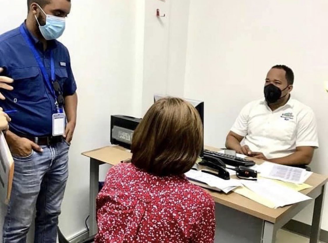OlgaSamboy's tweet photo. También realizamos un levantamiento acerca de los posibles puntos de ventas donde se estar��n comercializando los productos totalmente orgánicos de las #CasasSombras producidos por nuestros jóvenes en la provincia de Barahona.
#MuchoMásQueUnaTarjeta 
#RegionalEnriquillo https://t.co/UnP0ew6rqx