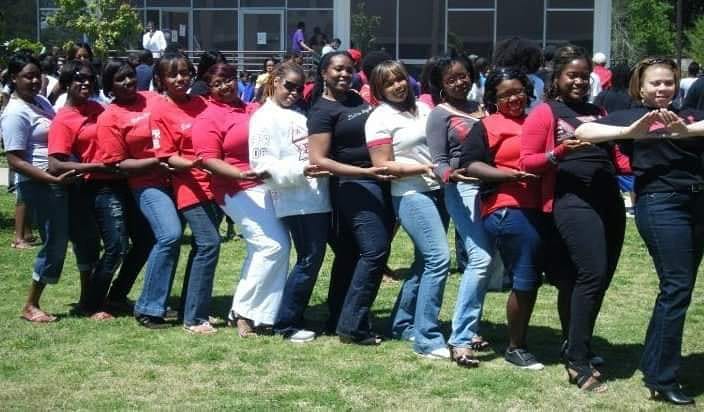 DST_girl14's tweet image. Today makes 13 years since 17 ladies and I was initiated into our illustrious sisterhood of Delta Sigma Theta Sorority, Inc. Happy DELTAversary to my lovely line sisters and I "18 R.E.D. Revues"!!! #EXmade #EpsilonChi #Spring08 #DST #1913 🔺