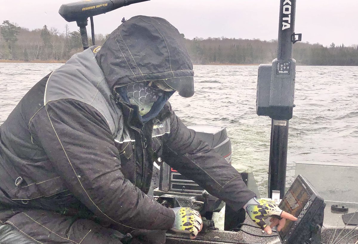 brobull's tweet photo. A chilly April in #minnesota, this is #myminnesota #findyourfishing #humminbirdfishing #Helix10 G2 SI , W/ MN #Lakemastermspchip Good Luck Anglers’ Fish On’ 🎣👍, @HumminbirdFish @MinnKotaMotors Bro https://t.co/ZwztaPAa79