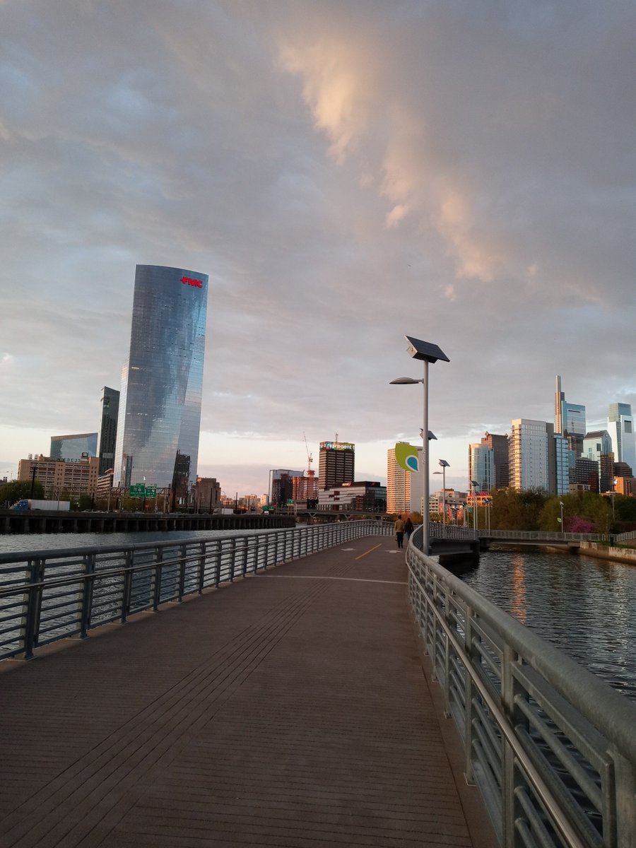 RegsDett's tweet image. Beautiful Night o listen to the Phillies &amp;amp; Sixers. Not an easy thing. Lol! @PHLSixersNation @PHLPhilNation @sixers @Phillies #MutiTasking