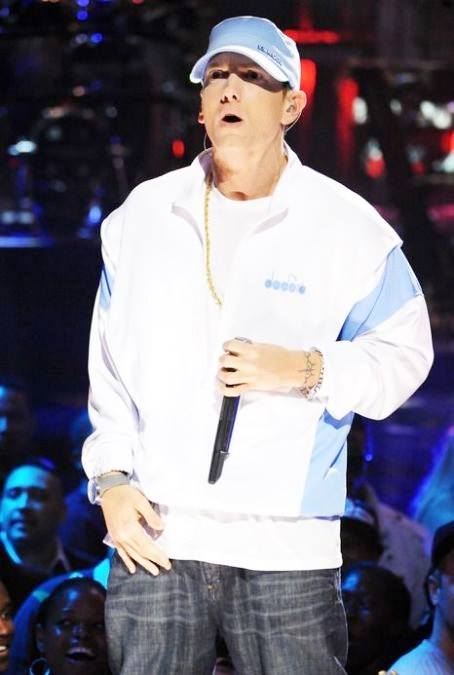 EmSlimShadyNews's tweet image. Today Eminem completes 13 years of sobriety.
We are proud of you Marshall !
Congratulation GOAT 🐐🐐

#Recovery13