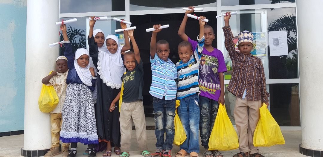 In Tansania werden jugendliche, welche keine finanzielle Möglichkeit haben, mit einer Krankenversicherungs-Subvention unterstützt. Die Notwendigkeit dieser Versicherung ist enorm, denn jedes Kind erkrankt pro Jahr in Tansania 4,7 Mal an Malaria.
timetohelp.ch/campaigns/kran…