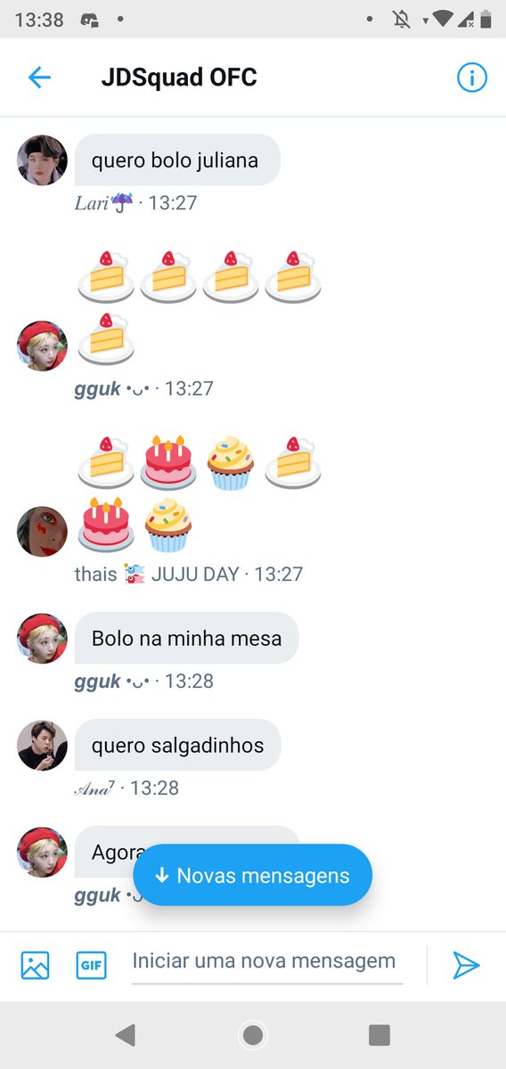 JIKOOKJDS's tweet photo. Festa de arromba pra celebrar o aniversário da juju 💃🤵🍾🎂🎊🍰 @jmjktouch https://t.co/xjUD2z5QP3
