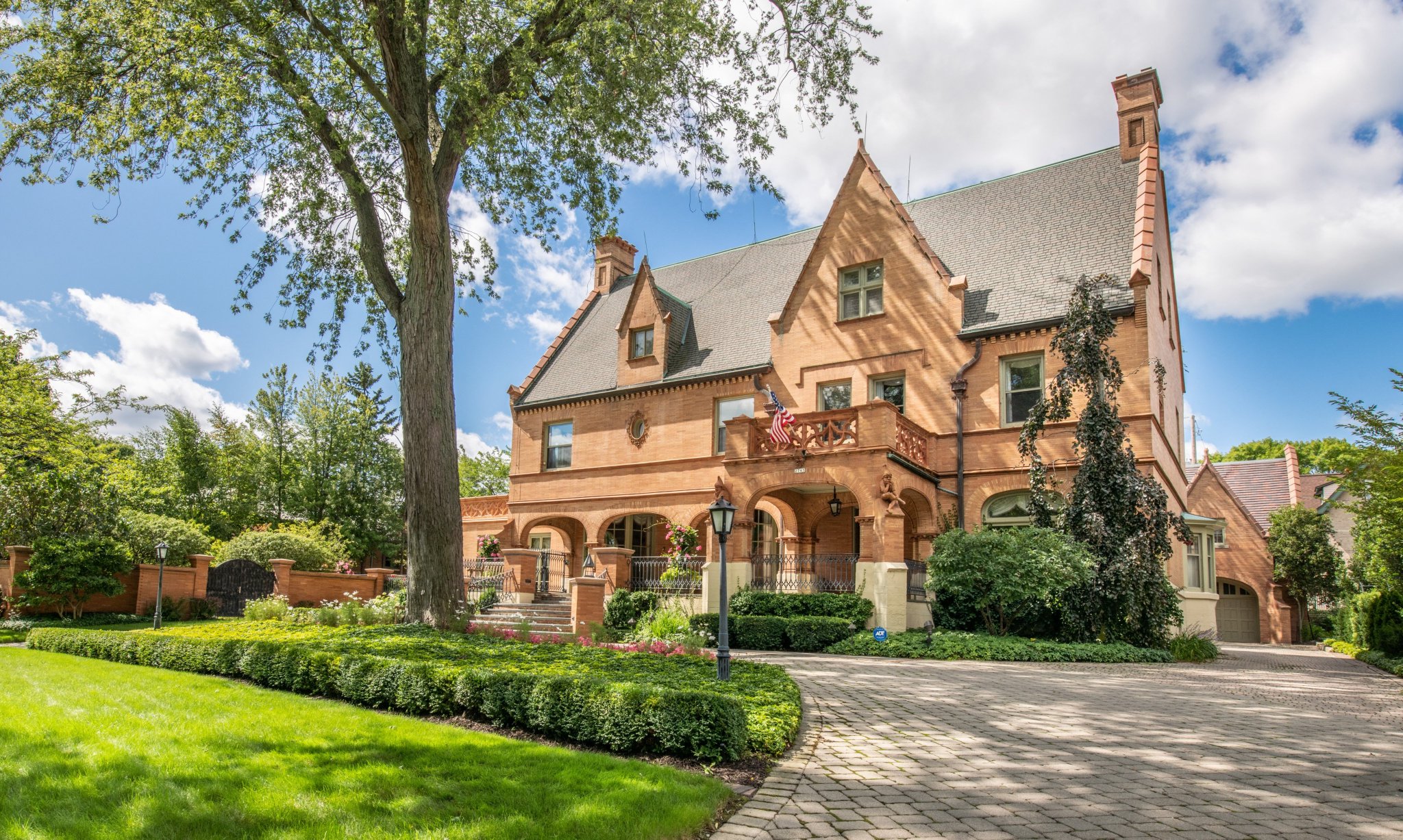 James Groh on Twitter "TMJ4 Cribs Inside this incredible 2.45