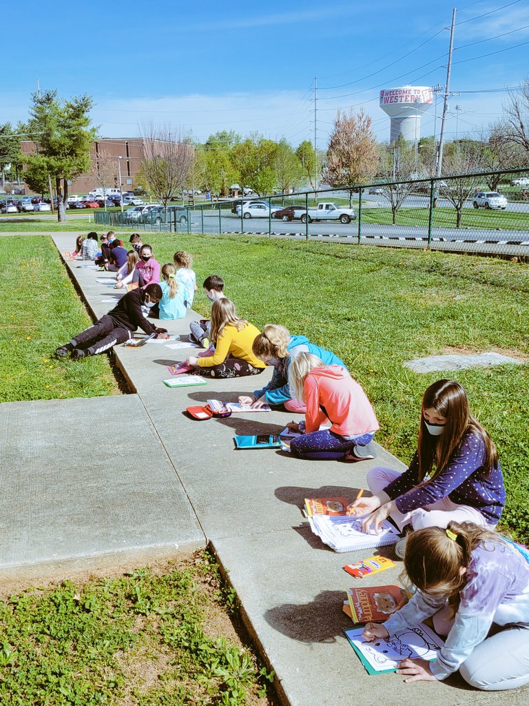 SarahJaneWilder's tweet photo. @McNeillAdmirals literacy buddies in @SarahJaneWilder and @tonya_sine classes discussed #wheresHumphrey and brought him to life. Reading is always more fun and exciting when doing it with a friend! https://t.co/7SDpLaIDbr