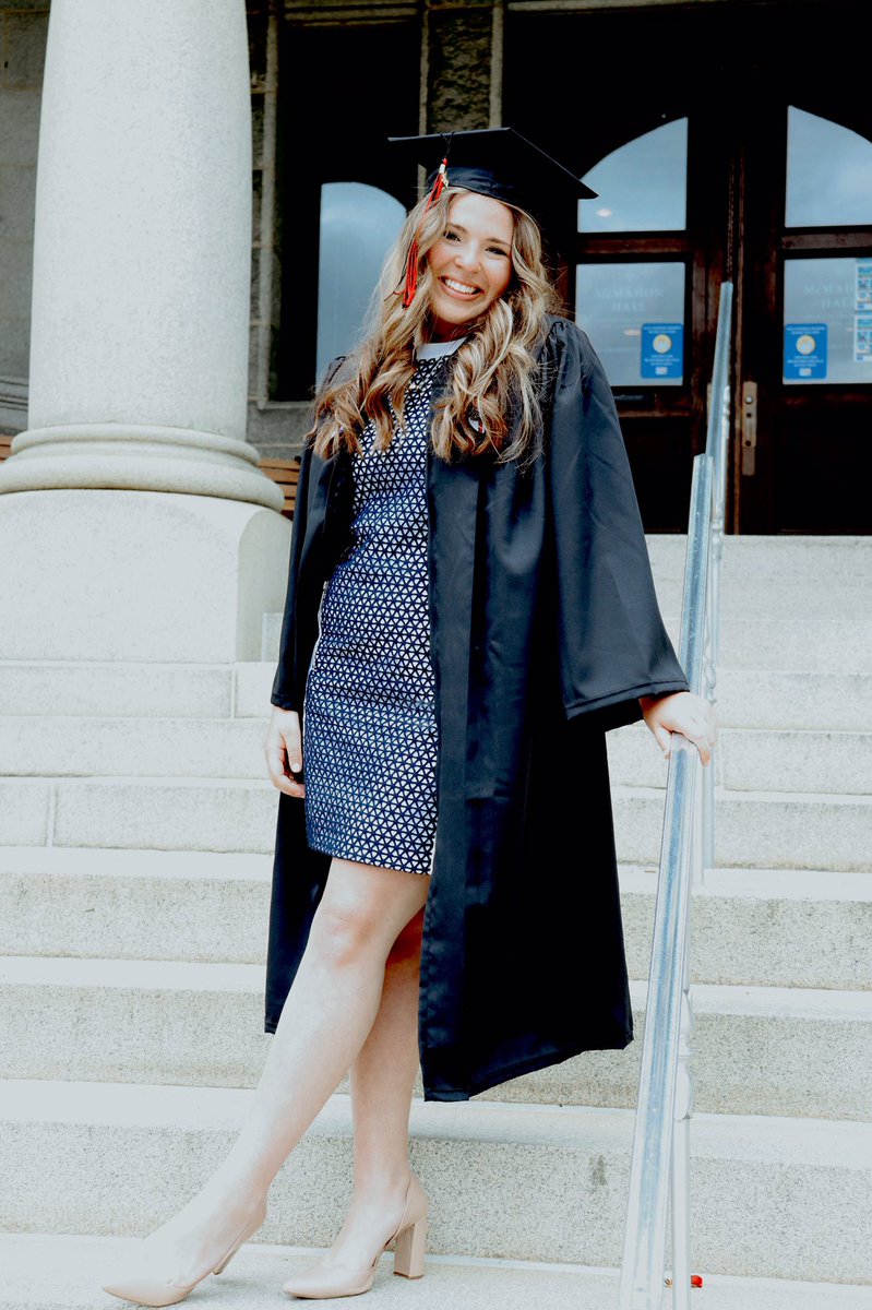 danarose_22's tweet photo. Preemptively posting graduation photos in the hopes that they motivate me for these next 2 weeks! https://t.co/a6xDuHVPsL