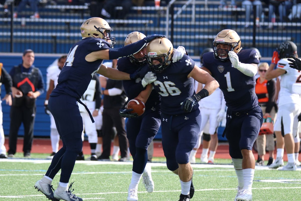 Coach_Bates24's tweet photo. The relationships built / memories I’ve made as a Man of Carroll will carry on with me for the rest of my life!! #DayofGiving #Givetowhatyoulove #OnwardOn @JCUFootball @JCUAlumni https://t.co/urQkj6PeL7