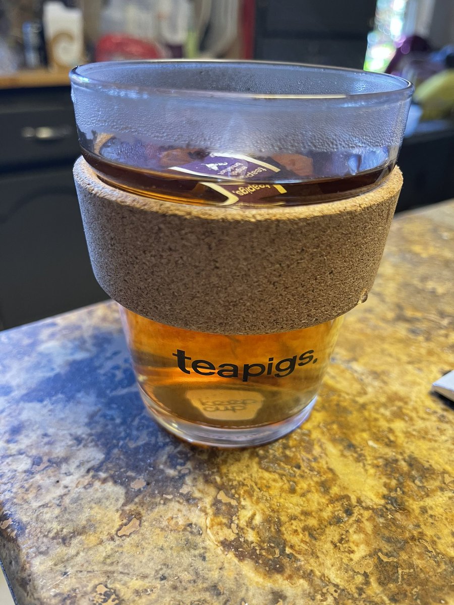 danielkjacobs's tweet photo. Huge thanks to @moolanshin for the introduction to @teapigsUS - genuinely great tea with a wonderful story to support them. Unfortunately, the 10% discount only applies to your first order and not *every* order, which is a shame because I’ll be ordering regularly! #tea #fancycup https://t.co/QzYZ4ICqNK