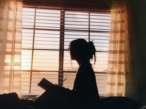 ꧁AU Human Charlie꧂

• Charlie is a college girl who’s studying to become a therapist!

•She has a well known and rich family! She is not a princess!

•Any demon’s or Angels are welcome to just appear to her. She may be frightened at first though.

RT + Like?