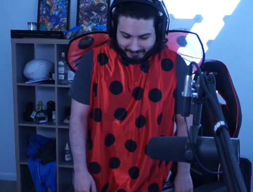LayersSmite's tweet photo. Now listen here.. I know I'm no PBM (who is) but if there is one reason to root for the bug boys.. It would have to be this man right here. The B O L D leader of the swarm. YOU WOULD BE FUNDING HIM, and the rest of the bug boys too. #bugup #bugboys #itsabugslife #getbugged https://t.co/3RK6vd5ey8