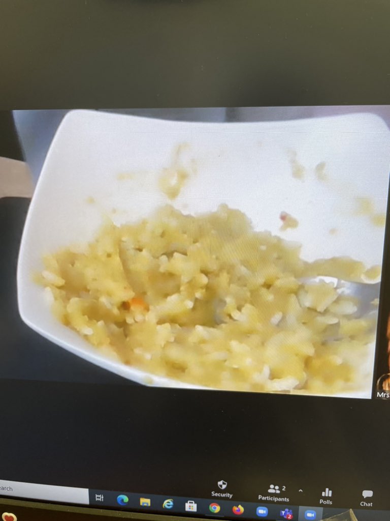 Jenniedteach's tweet photo. @AirBaseK8 students enjoyed a  #meatlesschallenge lunch as part of the incorporating healthier food in our diet. @carvalhogibson @AlonzaPendergr1 @MiamiSup @Dream_in_Green #everydayisearthday #7daychallenge #lentilveggiesoup #fruits https://t.co/JIaCOdnTDq