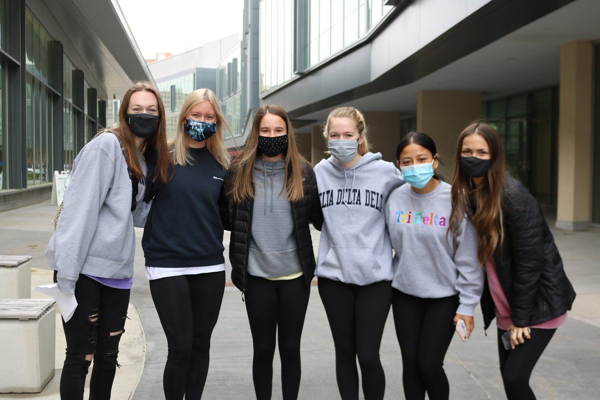 Thank you to all our volunteers who participated in The Big Event 2021! This year we were able to serve 100 jobsites throughout the Lawrence community with over 350 volunteers.Thank you to our sponsors and exec team! 
 Hope to see you next spring!!