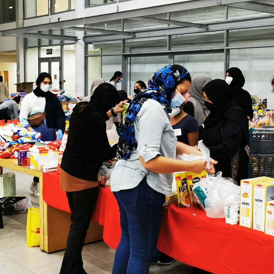 GiftoftheGivers's tweet image. 📷 Captured: Breakfast preparations are underway for #UCT students. 🥞☕

#MakeADifference #ForTheGreaterGood #DisasterResponse #Coronavirus #COVID19inSA #SaveSouthAfrica #StayHome #SaveLives #StaySafeSouthAfrica #CapeTownFires #UCTFire