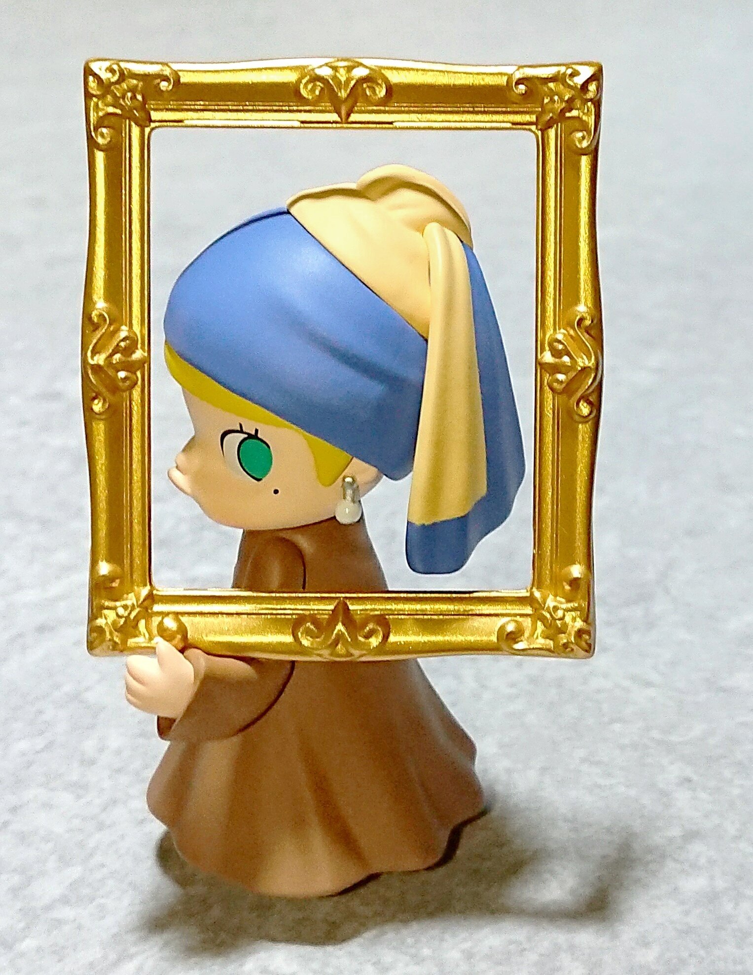 Ka Tayama على تويتر Pop Mart One Day Of Molly Art Time モチーフは言わずとしれたヨハネス フェルメール 真珠の耳飾りの少女 青いターバンの少女 である 奈良美智の作品に似ているところが少々気になるが これだけはどうしてもほしかった いわゆる