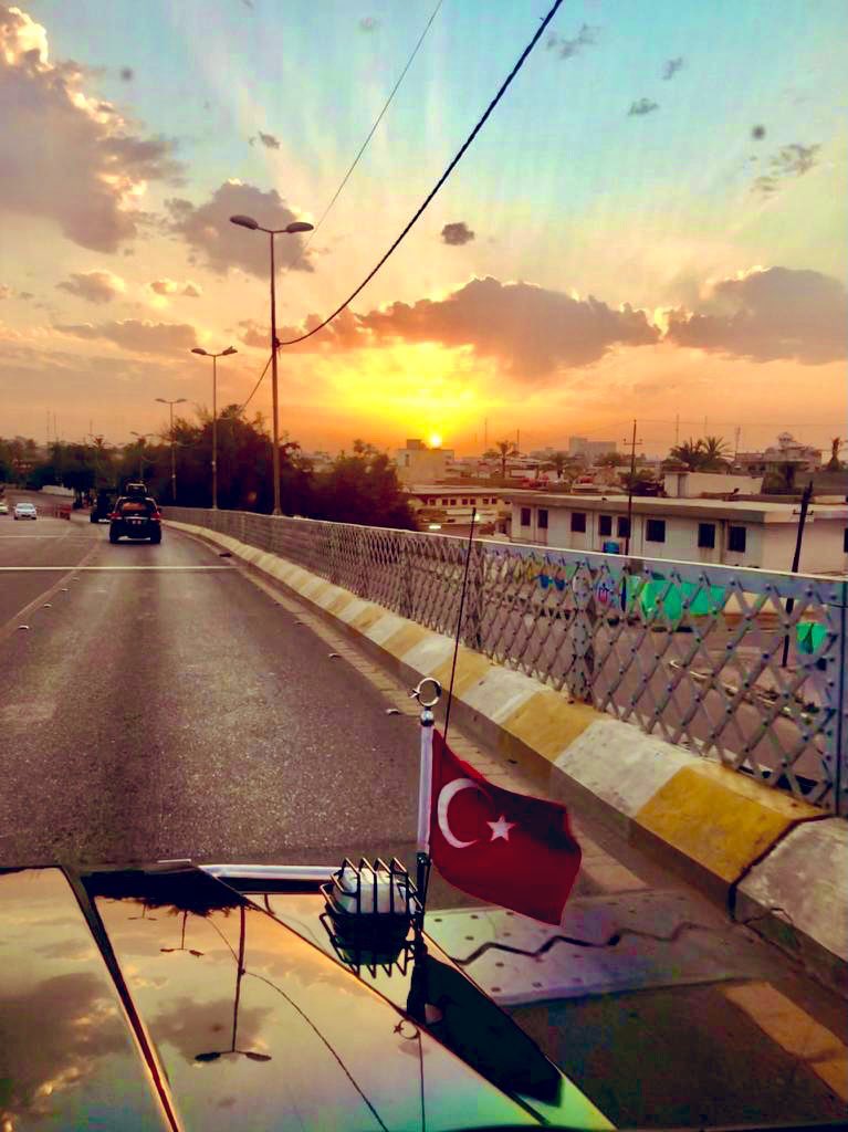 انا عائد الى "بيتي" 🇹🇷. اشعر بالسعادة

البيت وطن.

انا اغادر "بيتي" 🇮🇶.
اشعر بالمرارة.

البيت هو كل الاماكن تشكل شخصيتكم اليوم. البيت هو شعور.

اشكركم لانكم جعلتموني اشعر وكأن بغداد هي البيت.

اعتبارا من صباح يوم غد، سأكون بغداديا في انقرة.

الوداع 👋🏻🇮🇶🇹🇷